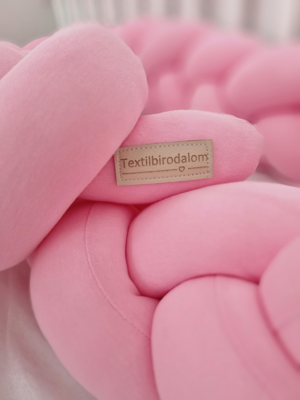 Rózsaszín fonott rácsvédő - textilbirodalom.hu