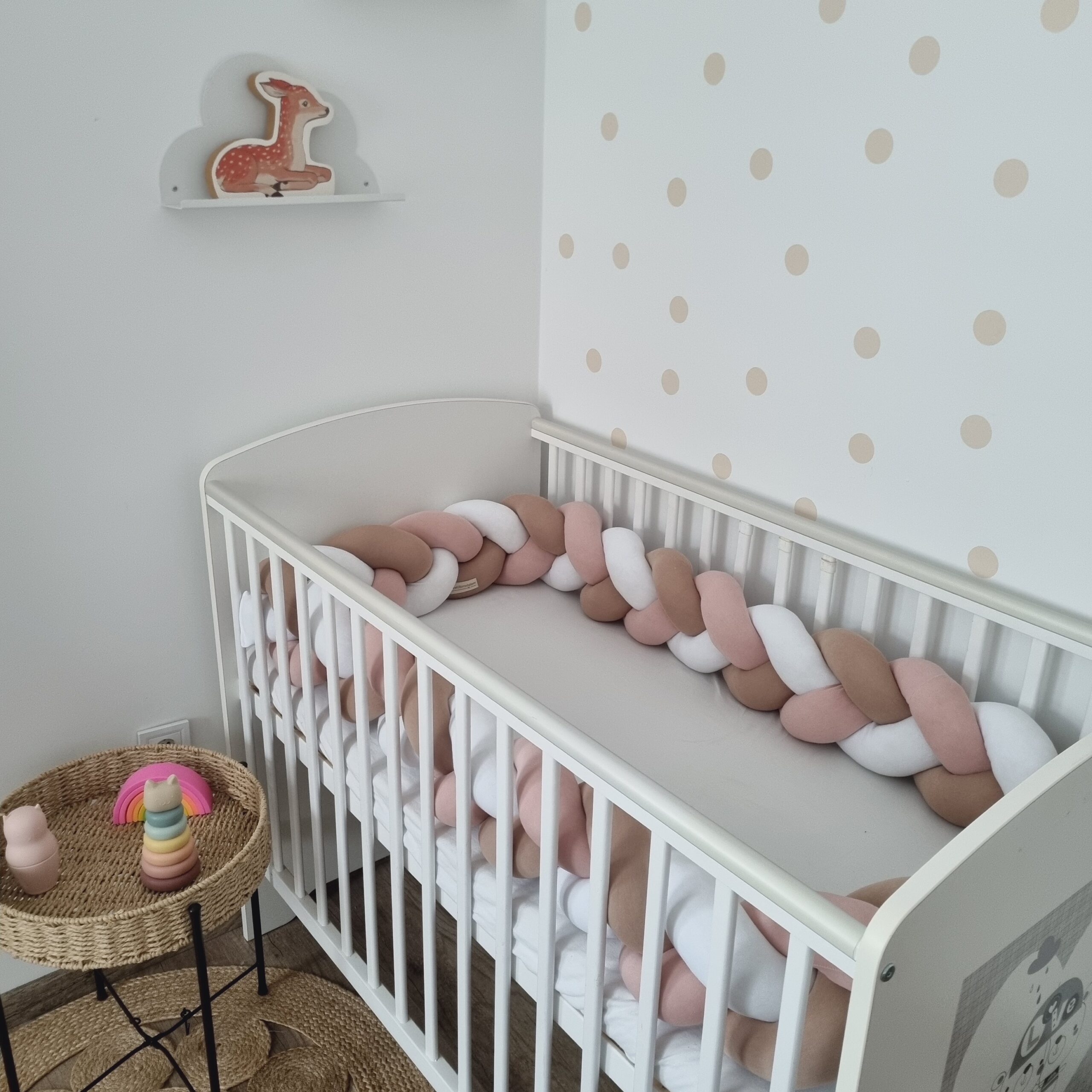 Fonott rácsvédő pamut barna fehér lazac színben, körbeérő kialakításban