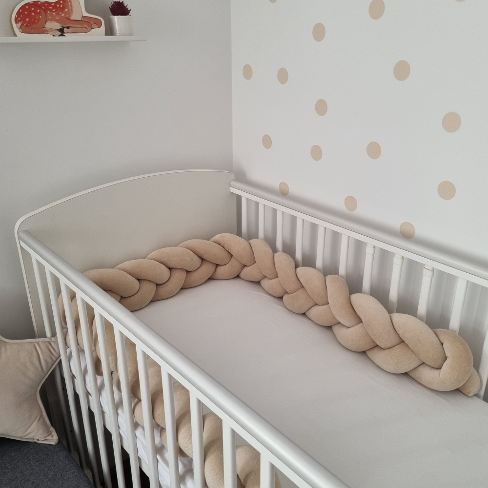 Bézs babyplüss fonott rácsvédő