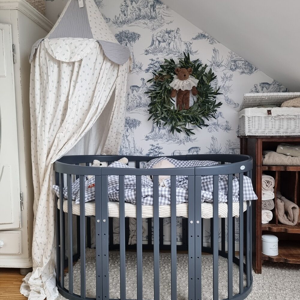 ovális kiságy antracit színben