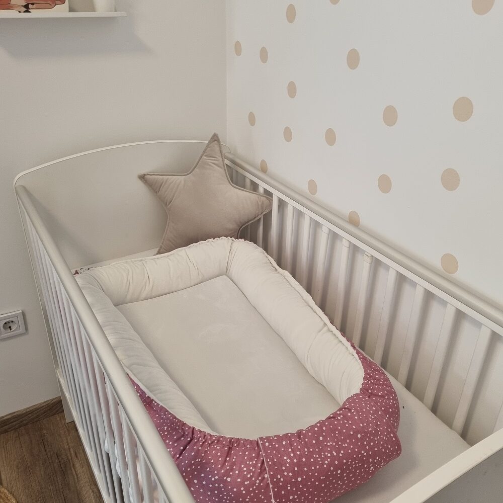 babafészek púderrózsaszín pöttyös