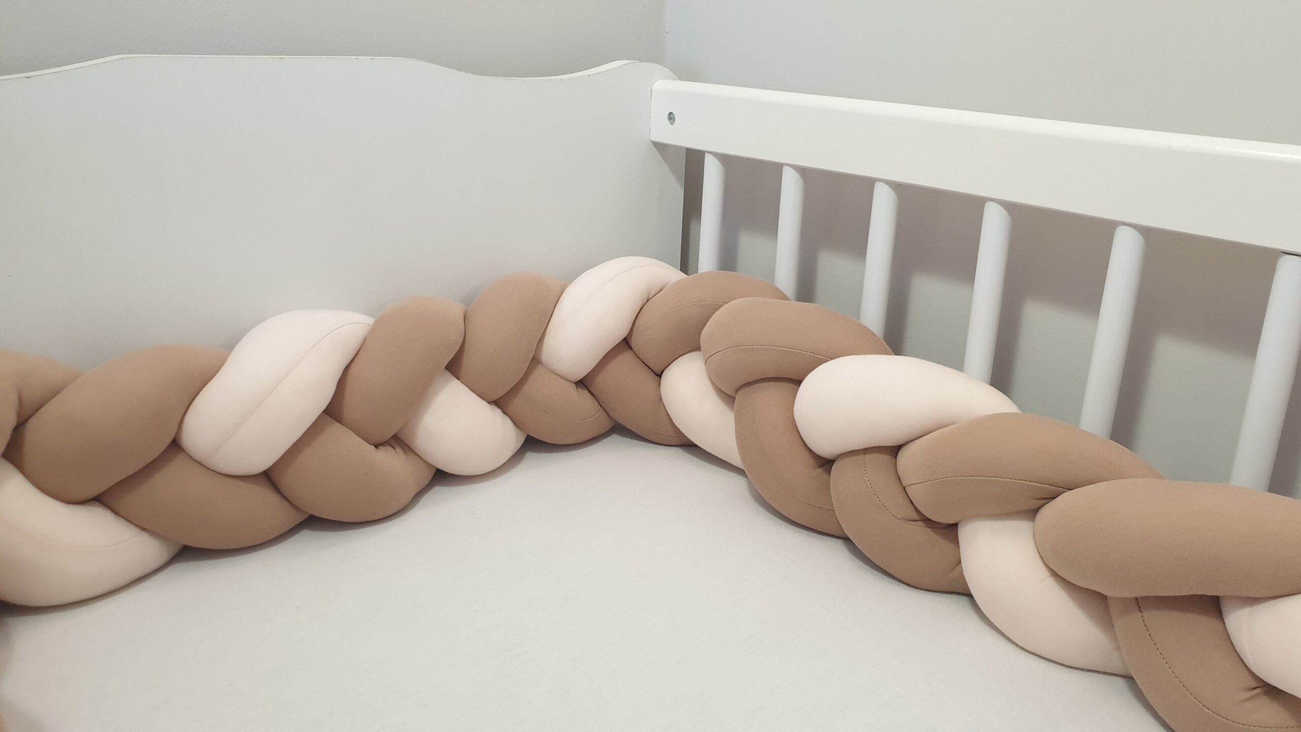 Fonott rácsvédő barna púderrózsaszín