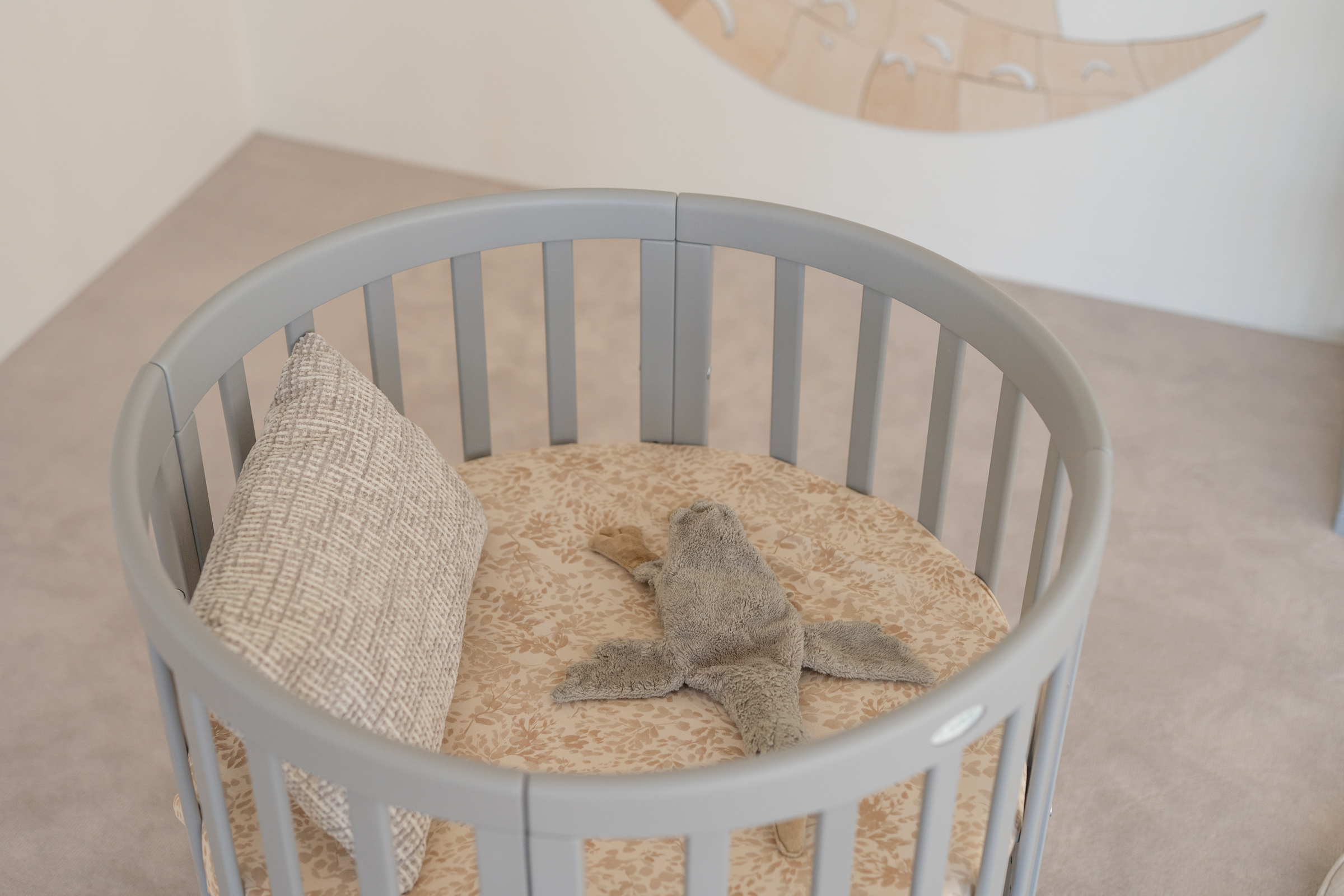 kell-e rácsvédő a kiságyba